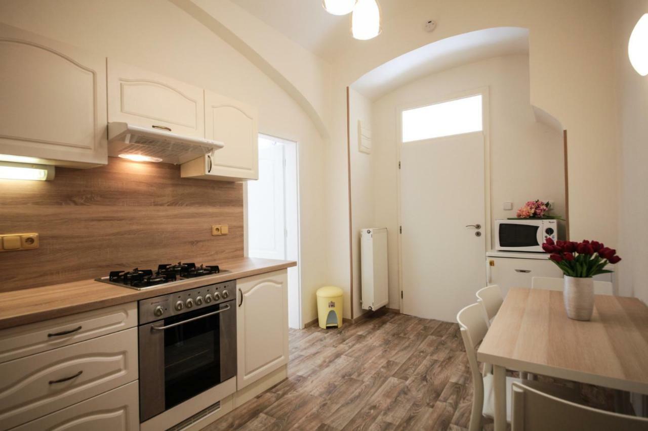 דירות פראג Family Duplex On Wenceslas Square מראה חיצוני תמונה