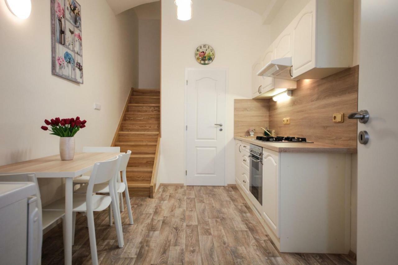 דירות פראג Family Duplex On Wenceslas Square מראה חיצוני תמונה