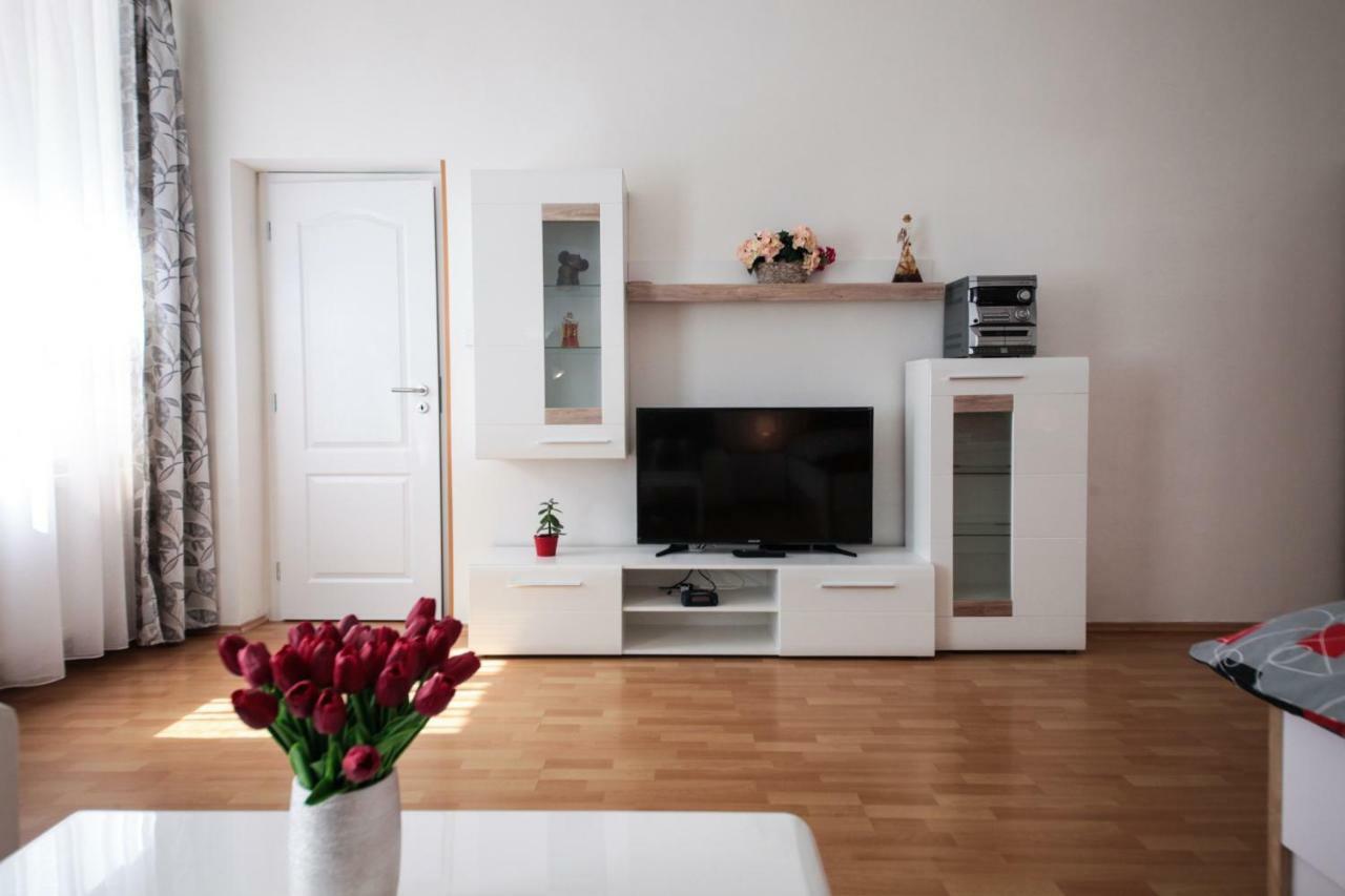 דירות פראג Family Duplex On Wenceslas Square מראה חיצוני תמונה