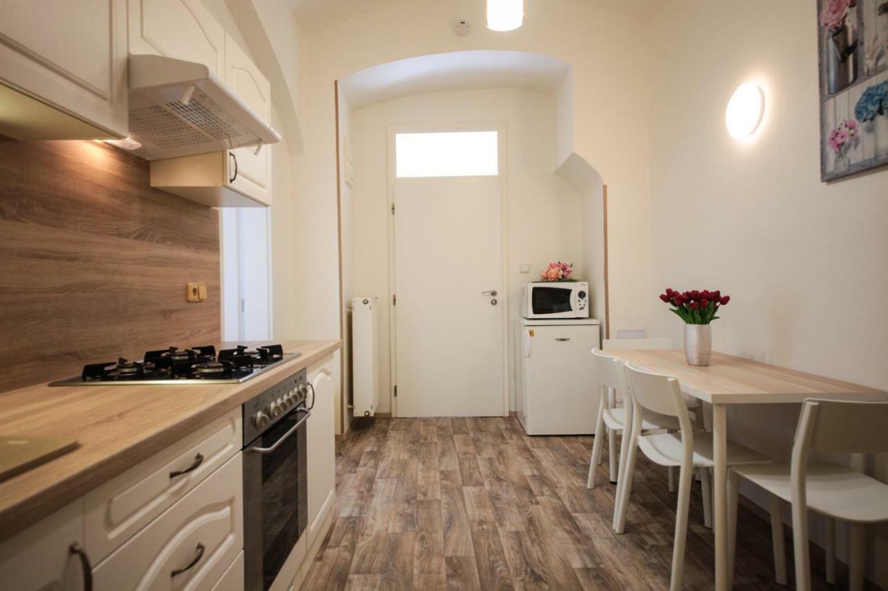 דירות פראג Family Duplex On Wenceslas Square מראה חיצוני תמונה