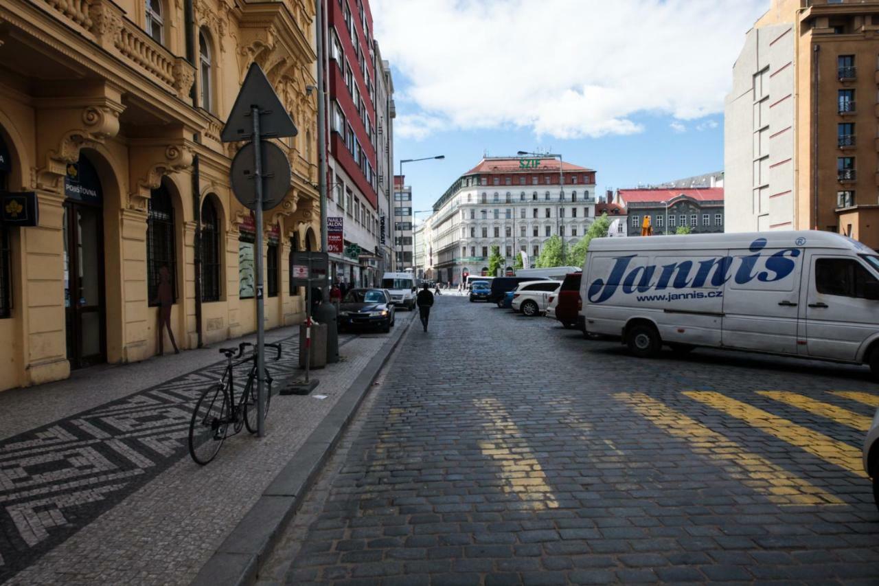 דירות פראג Family Duplex On Wenceslas Square מראה חיצוני תמונה
